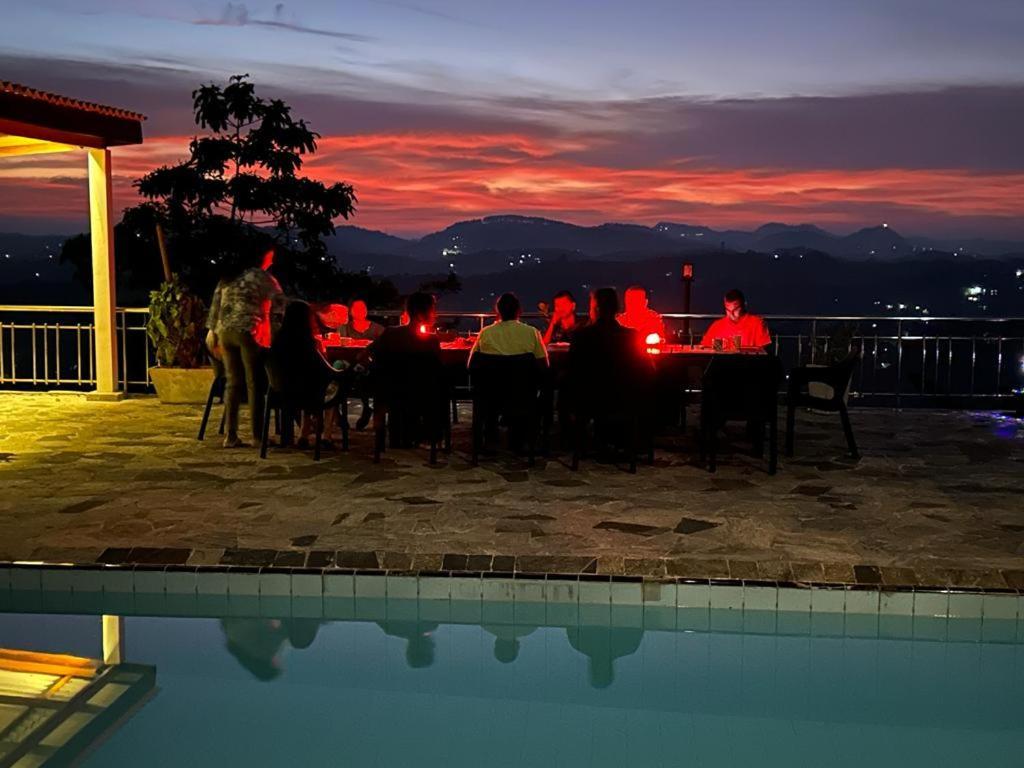 Lotus Villa Kandy Peradeniya Bagian luar foto