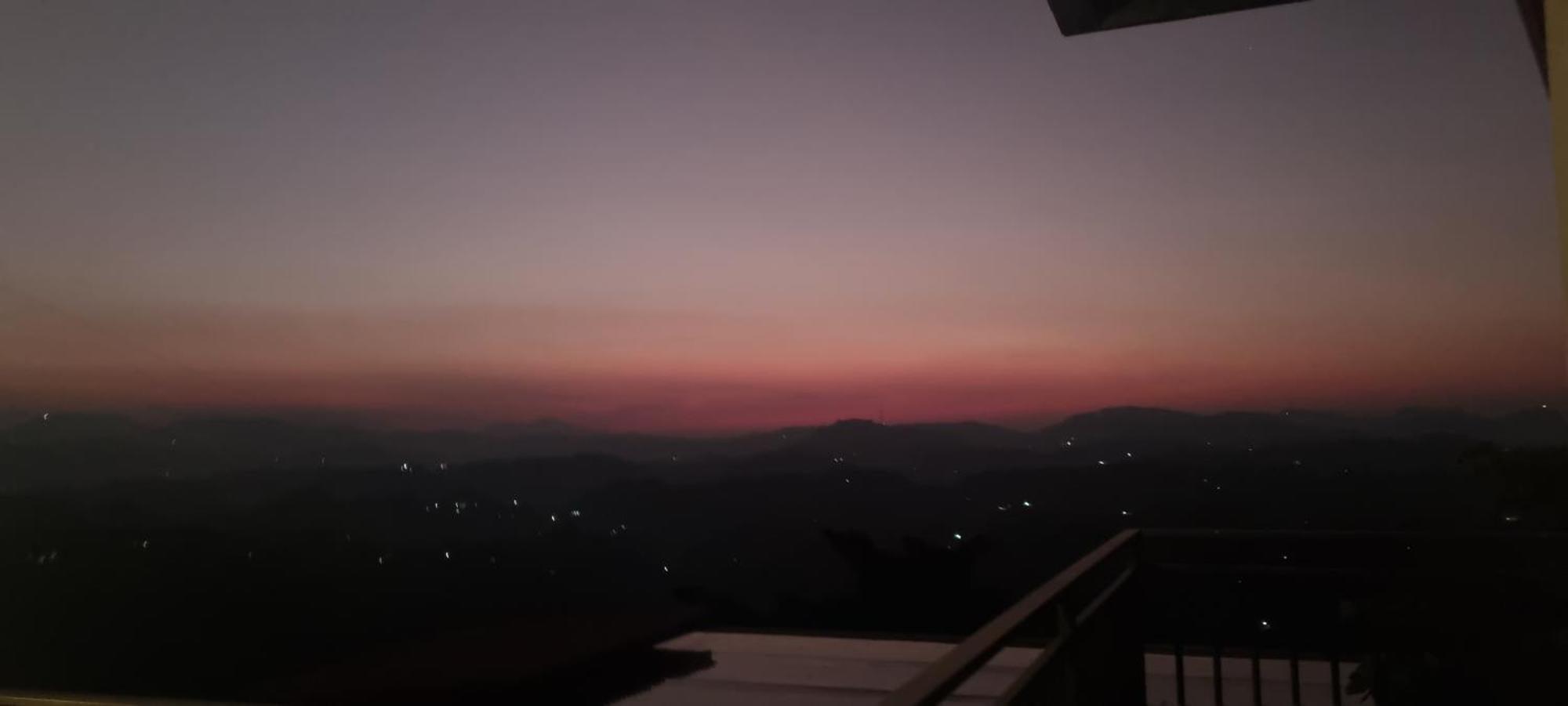 Lotus Villa Kandy Peradeniya Bagian luar foto