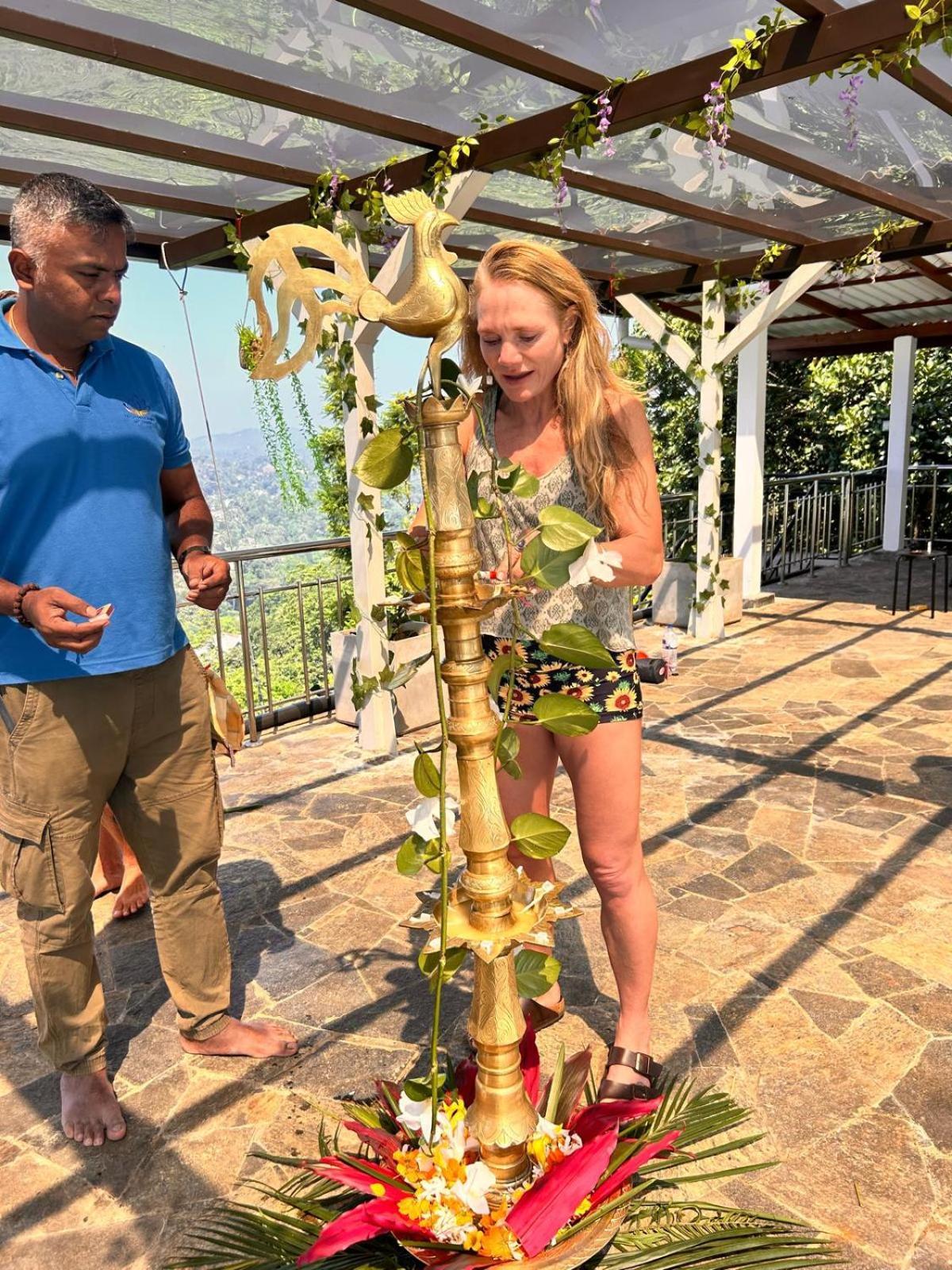 Lotus Villa Kandy Peradeniya Bagian luar foto