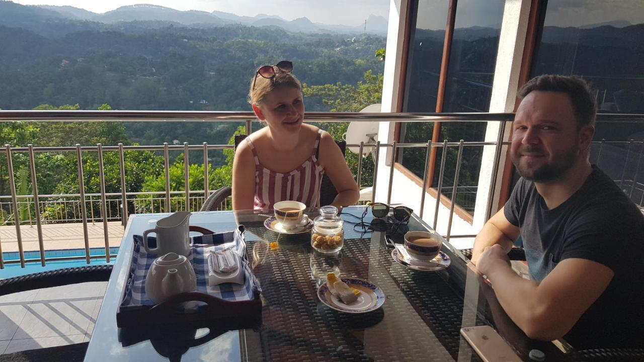 Lotus Villa Kandy Peradeniya Bagian luar foto